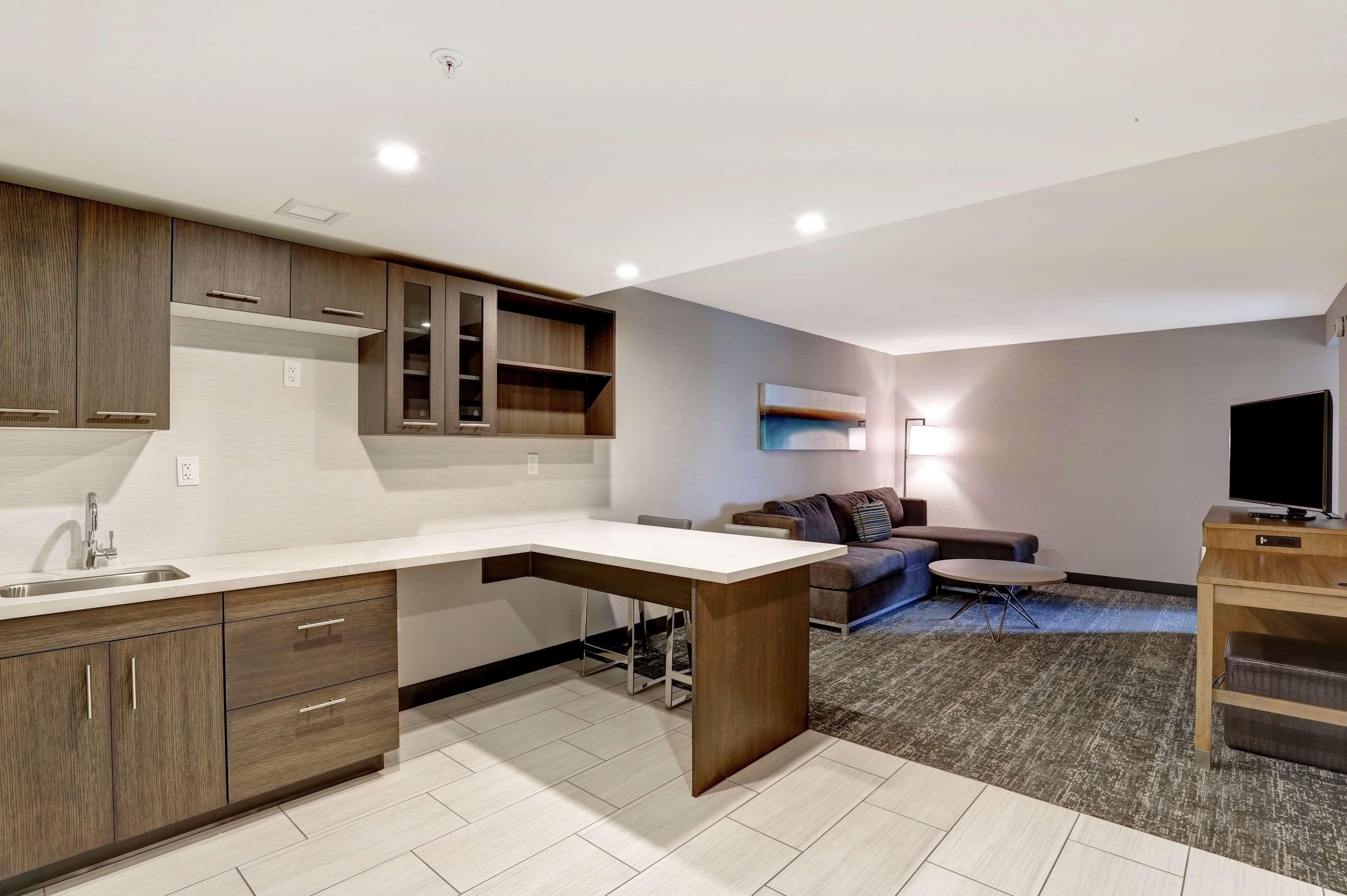 Hampton St. Catharines Niagara 3*
