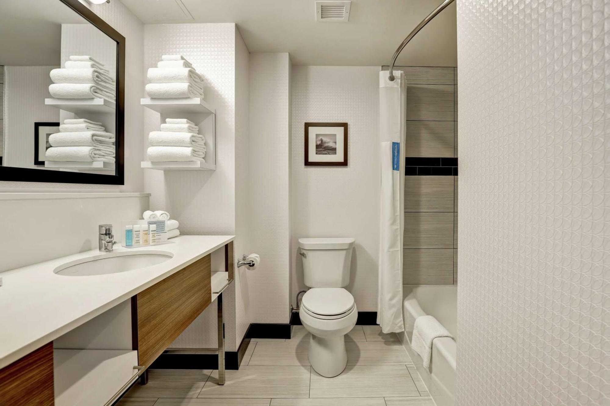 Hampton St. Catharines Niagara Hotel