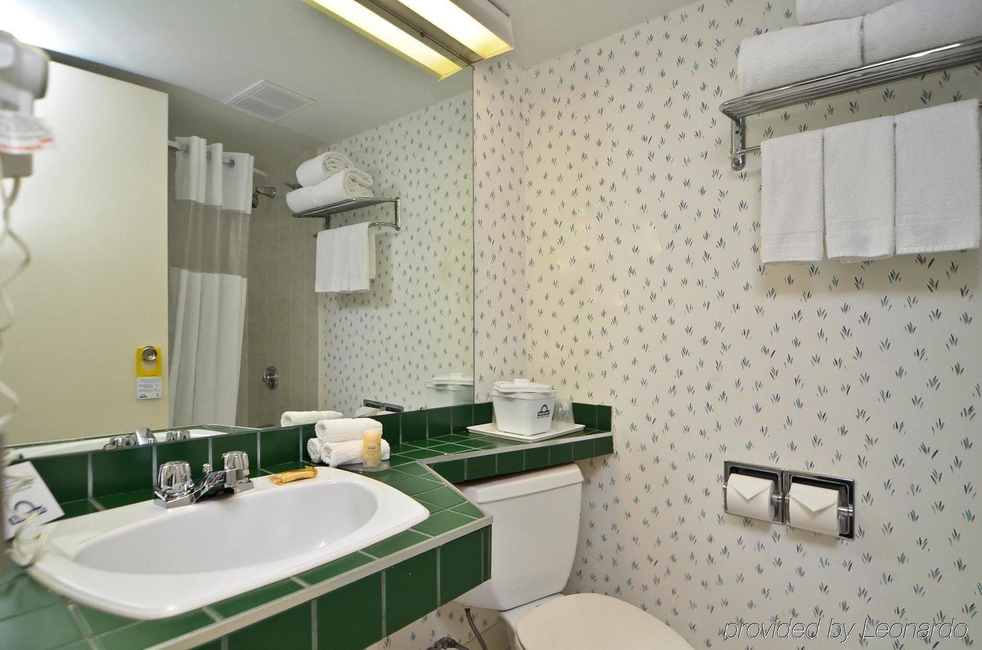 Hampton St. Catharines Niagara Hotel 3*