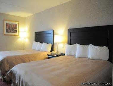Hampton St. Catharines Niagara 3*